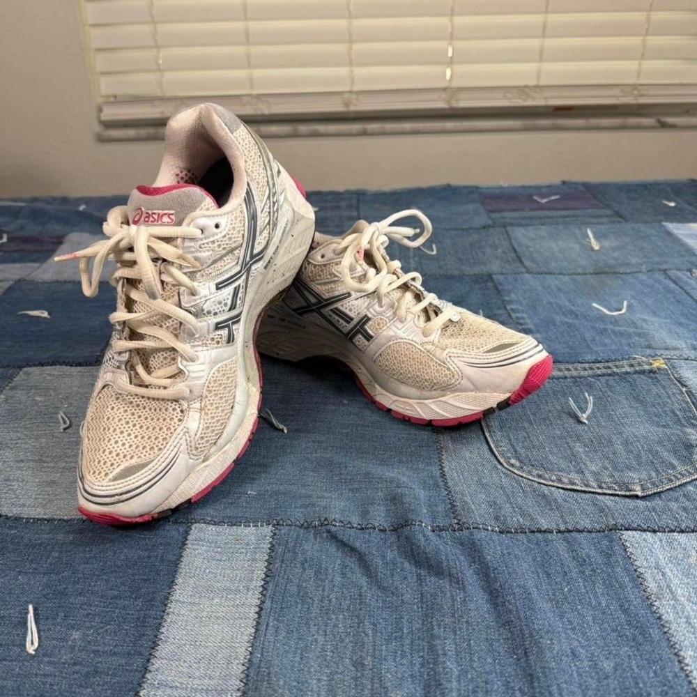 ASICS Gel Kayano white pink trainers - Picture 3 of 8